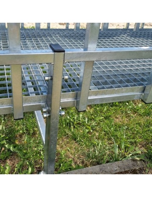 Tribūna su plastikinėmis kėdėmis nuo 10 iki neriboto skaičiaus
